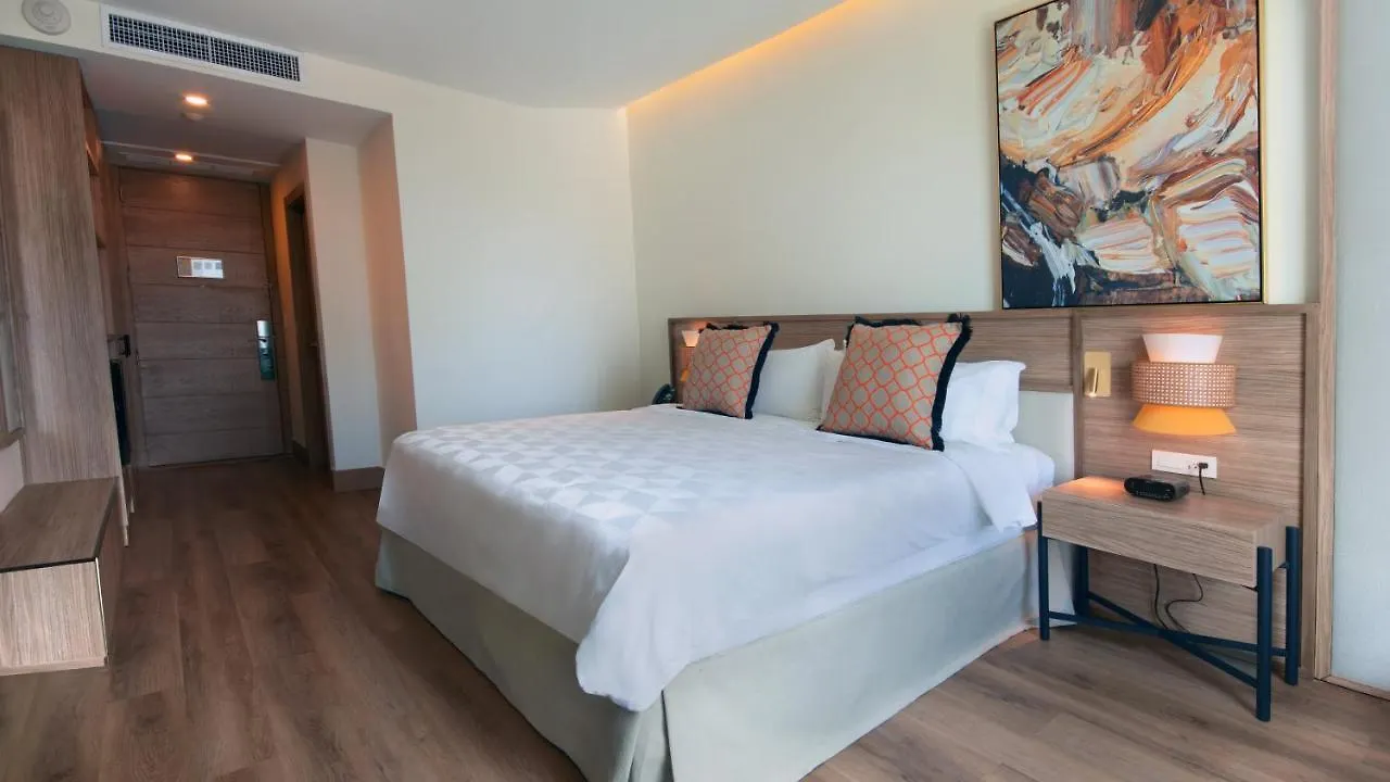 Отель Holiday Inn Santo Domingo By Ihg